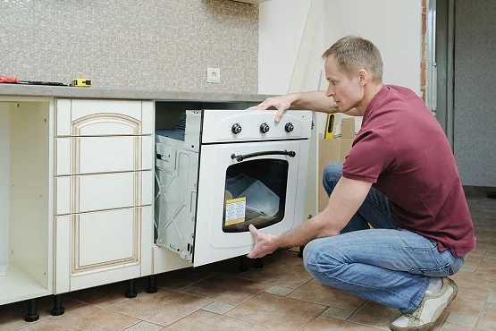 instalator Militari pentru instalare electrocasnice incorporabile